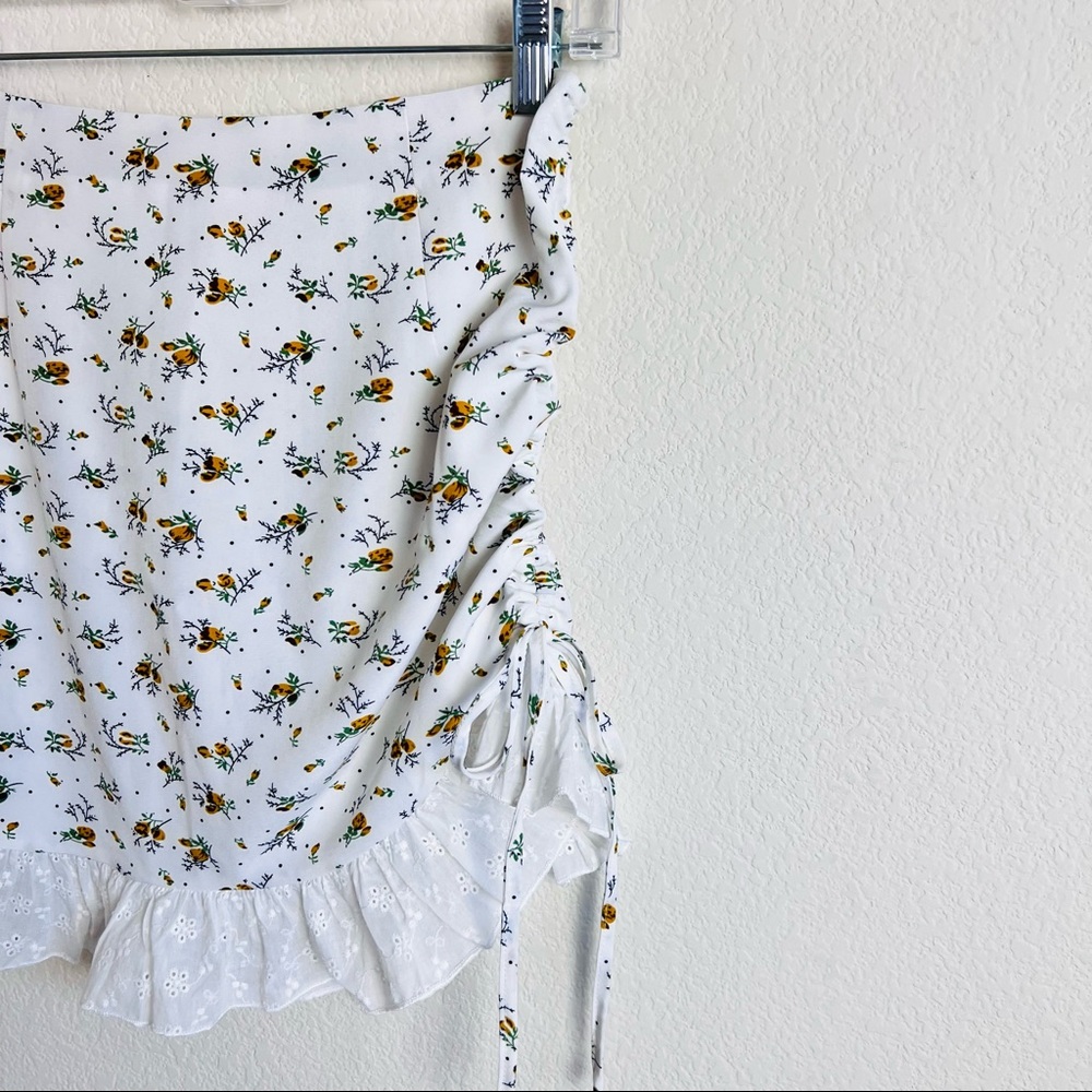 White & Yellow Ditsy Floral Side Ruched Embroidered Ruffle Trim Mini Skirt - Picture 3 of 5